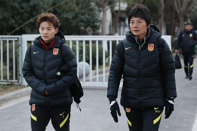 茱莉亚·古丹妮·泰勒斯(《婚外情事》)加盟狮门影业新片[谋杀未遂](Most Likely to Murder，暂译)。影片由《老爸老妈浪漫史》编剧丹·格雷格自编自导，讲述一名曾的校园风云人物回到故里，发现本身喜好的女孩卷进一路神秘谋杀案。蕾切尔·布鲁姆与亚当·佩里此前已肯定加盟本片。